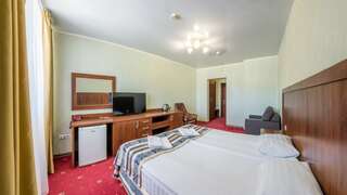 Гостиница Red Hotel Анапа ПОЛУЛЮКС-4